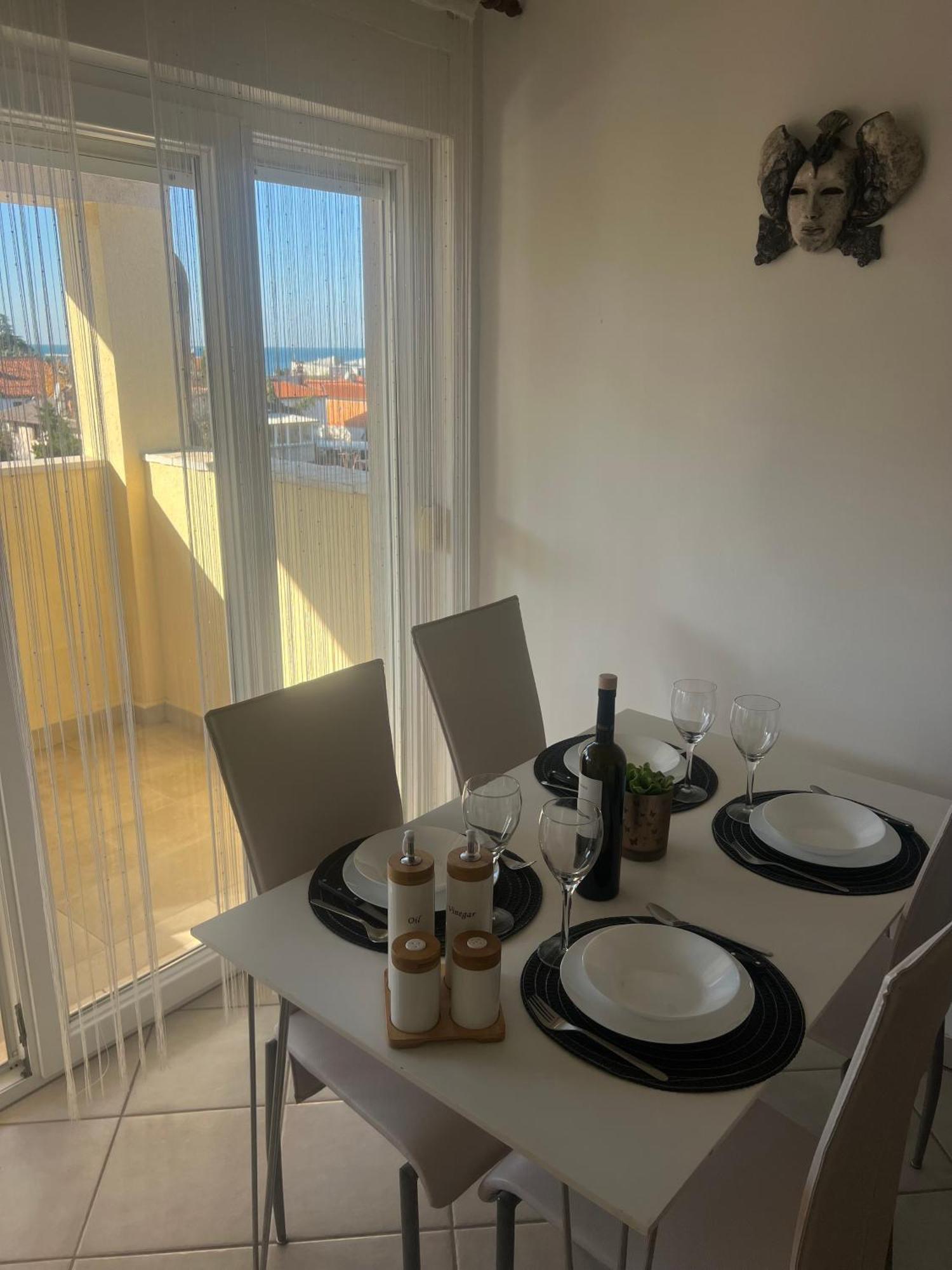 Apartmans Sun & Moon Замбратия Екстериор снимка